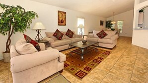 Living area - Kim's Highlands Reserve Villa 4 Bedroom IPG Florida (Davenport)