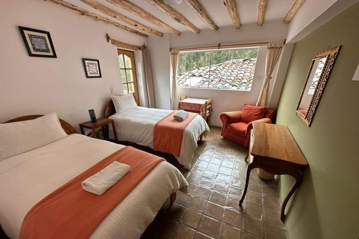 Tweepersoonskamer, 2 eenpersoonsbedden, privébadkamer | 1 slaapkamer, gratis wifi, beddengoed