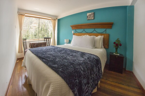 Panoramic Suite, Bathtub | Free WiFi, bed sheets