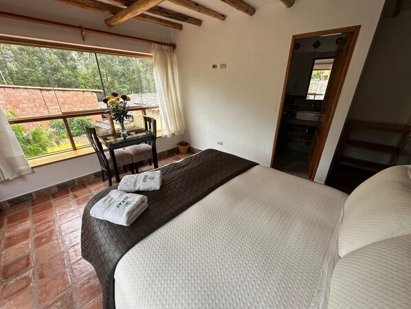 Exclusive Double Room | Free WiFi, bed sheets