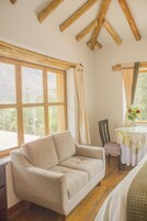 Double Room, 1 King Bed, Private Bathroom | Free WiFi, bed sheets