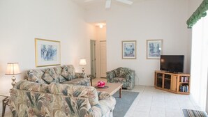 Living area - Laura's Westridge Villa 4 Bedroom IPG Florida (Davenport)