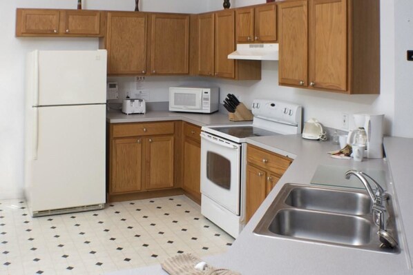 Microwave, coffee/tea maker