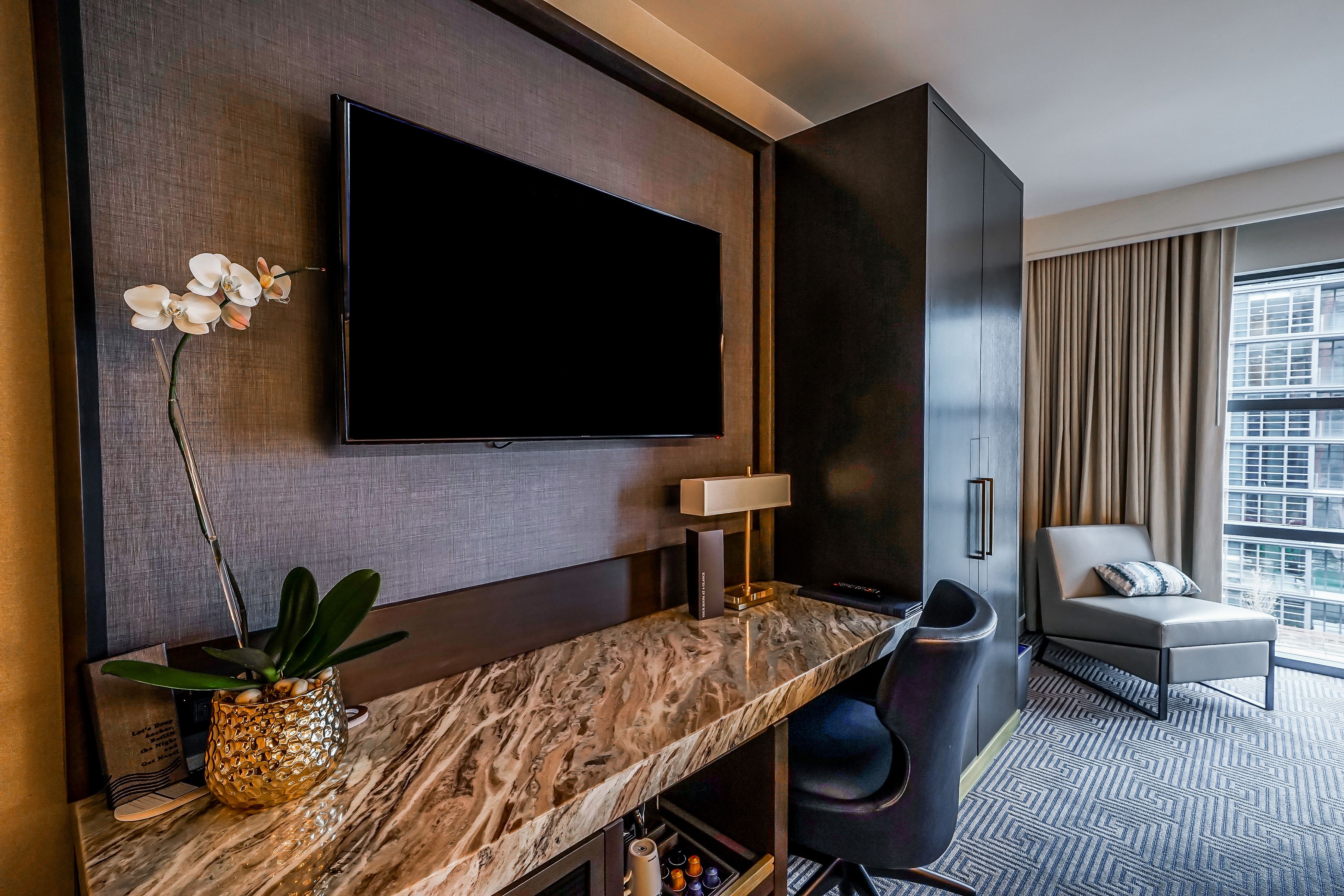 1 bedroom, egyptian cotton sheets, premium bedding, down duvets