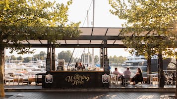 3 bar/lounge, bar di atap