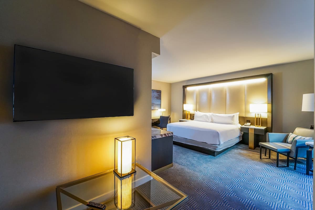 Premium Room, 1 King Bed | 1 bedroom, Egyptian cotton sheets, premium bedding, down comforters