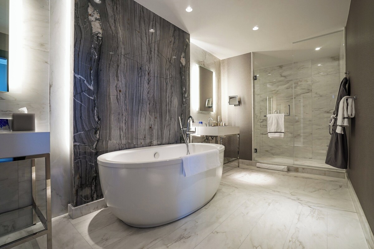Suite, 1 King Bed, Non Smoking (Constellation) | Room amenity