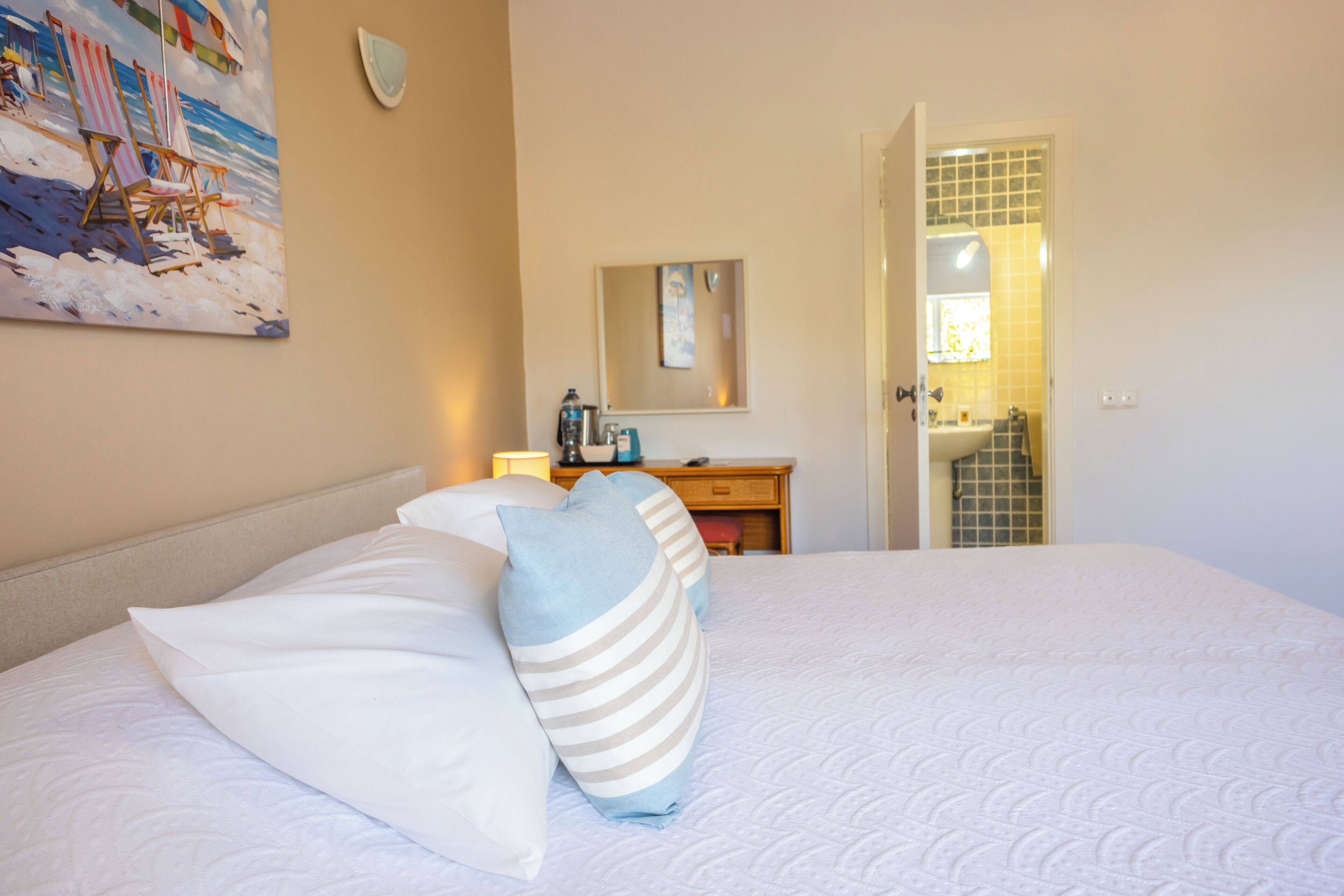 Chambre Familiale (First Floor) | Coffres-forts dans les chambres, décoration personnalisée