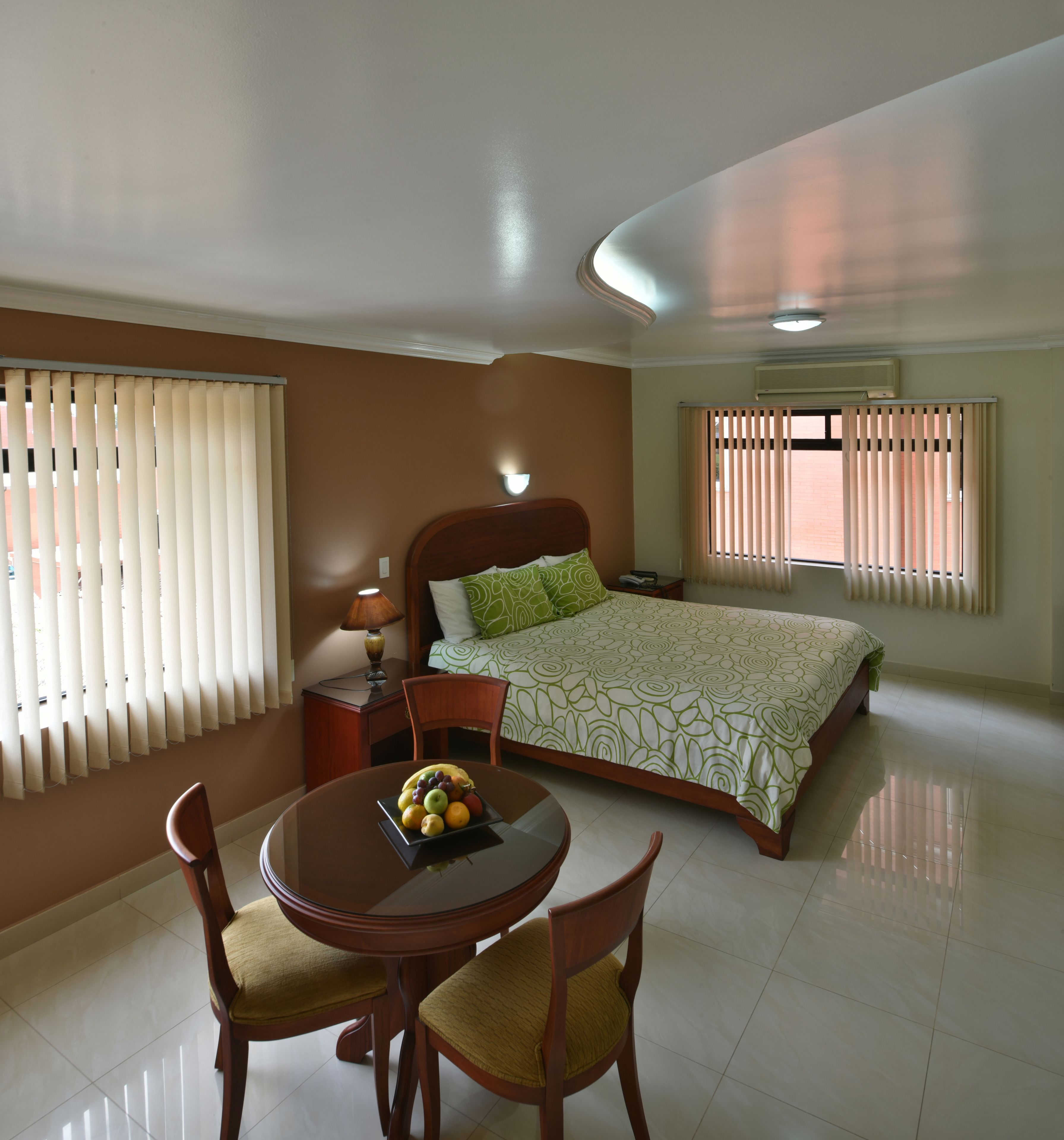 standard suite | living area | 32-inch flat-screen tv with cable channels, tv