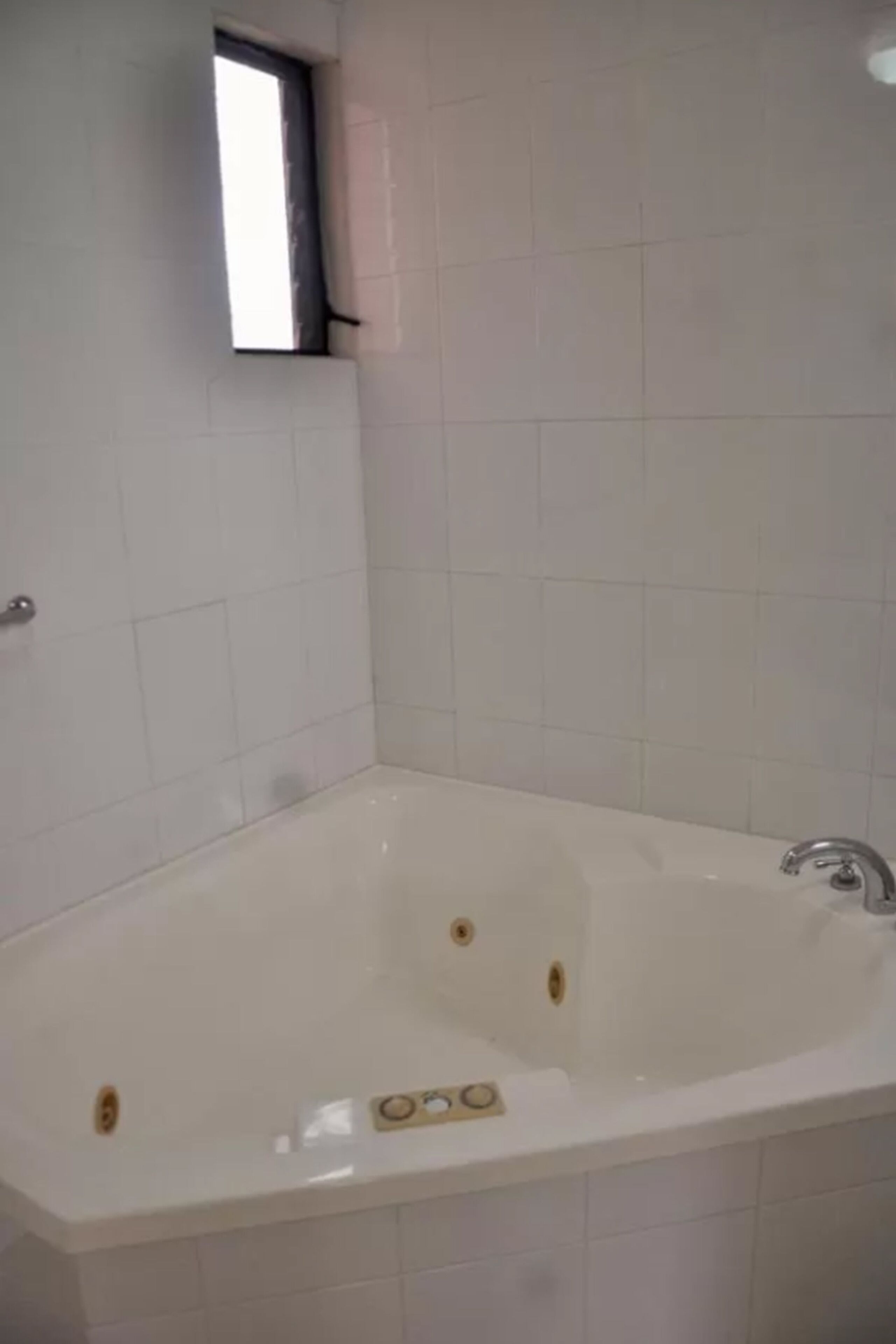 premium suite | minibar, in-room safe, desk, soundproofing