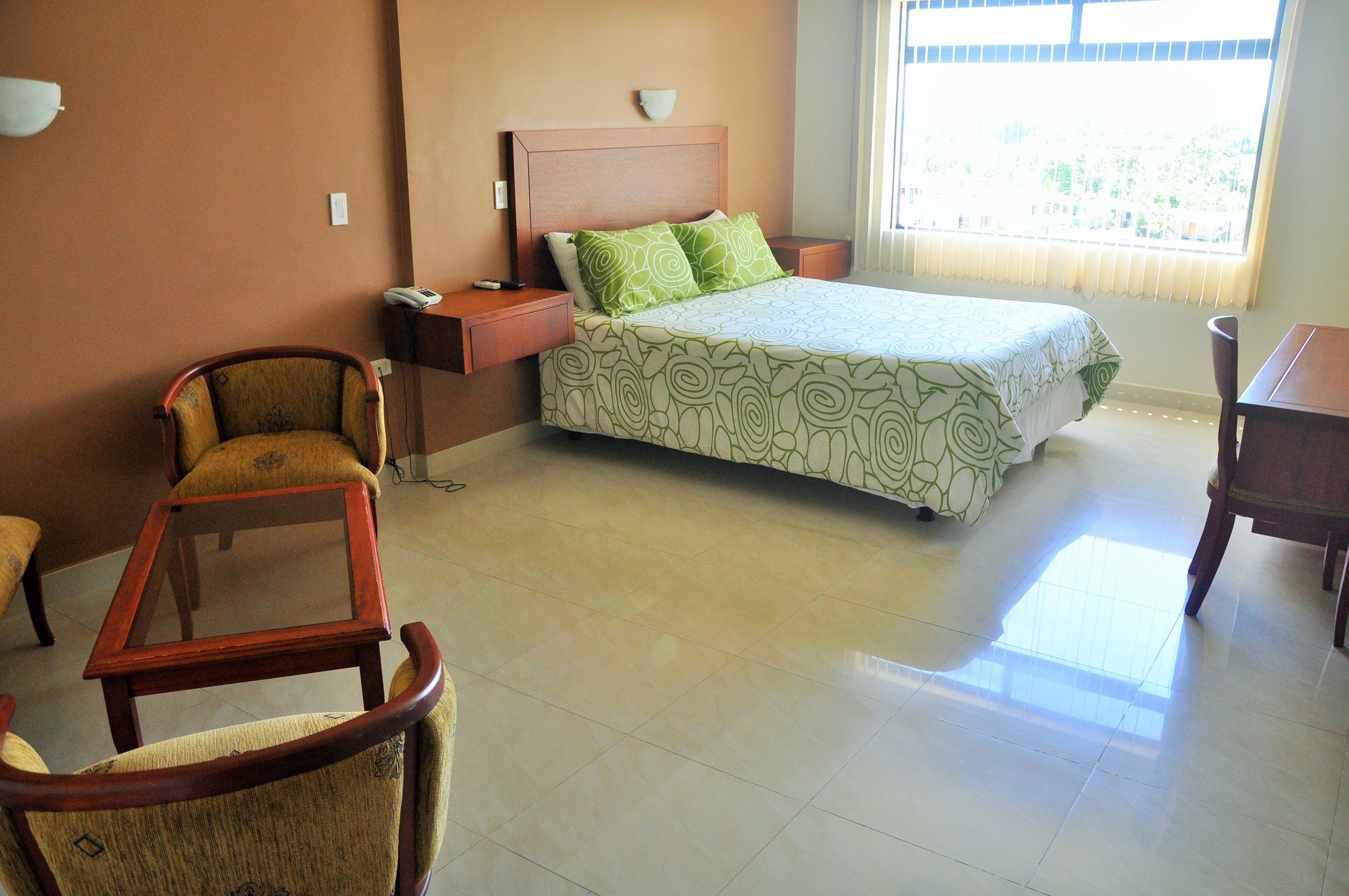 junior suite | minibar, in-room safe, desk, soundproofing