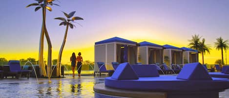 Seasonal outdoor pool, pool cabanas (surcharge)