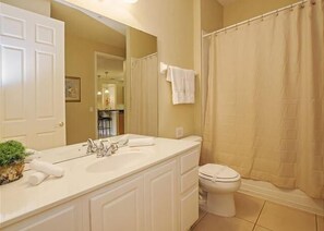 Apartment, 3 Schlafzimmer, Erdgeschoss | Badezimmer | Handtücher