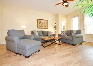 Lägenhet - 3 sovrum - bottenvåning | Vardagsrum