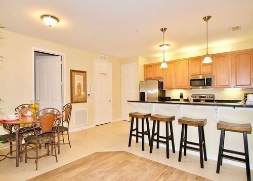 3BD 2BA Condo Sleeps 10 Gold RVC31032 B