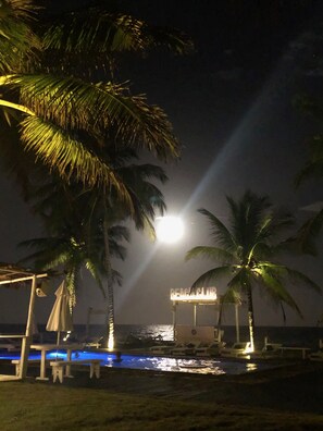 Fachada del alojamiento - Noche