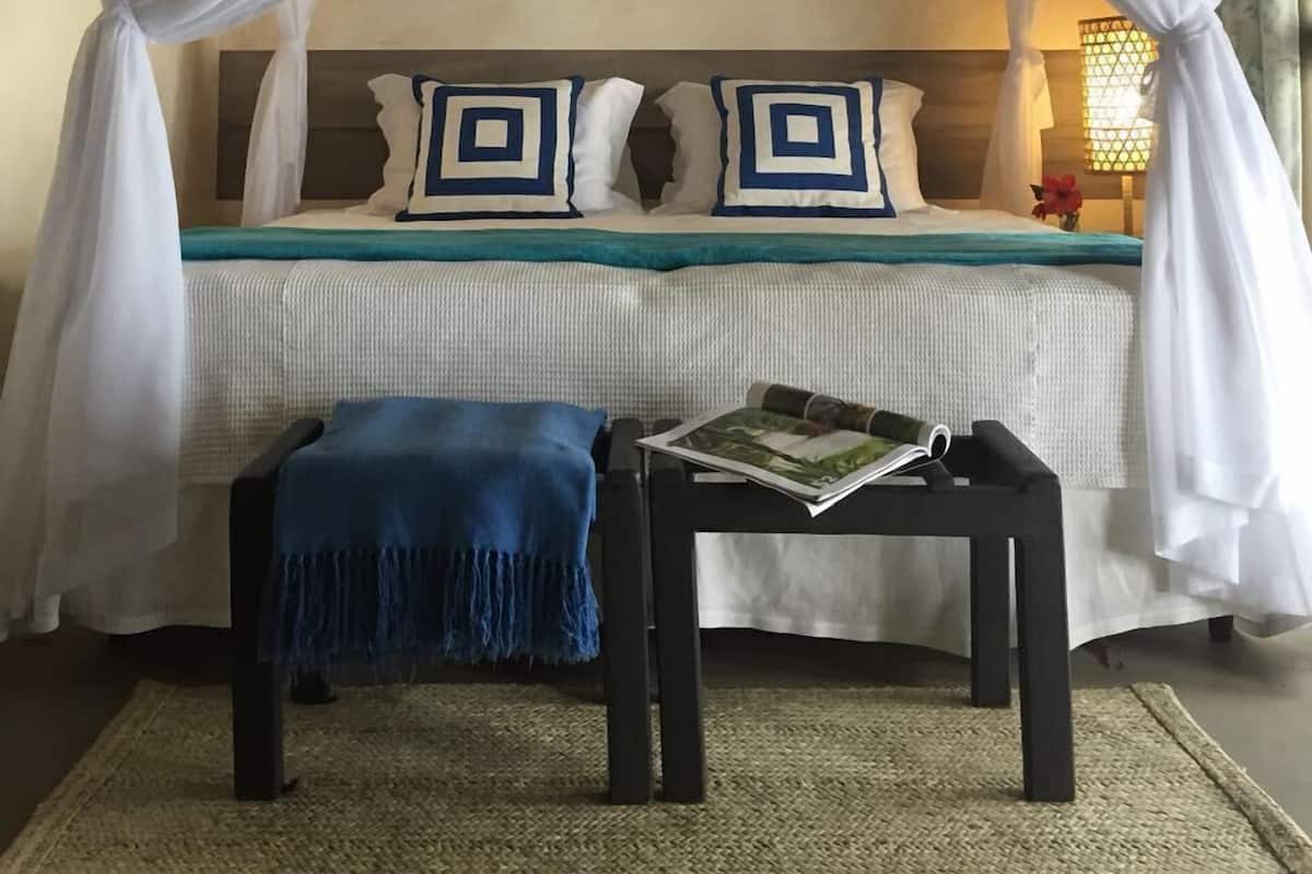 Suite Ocean | Luxe beddengoed, bedden met traagschuimmatras, een minibar