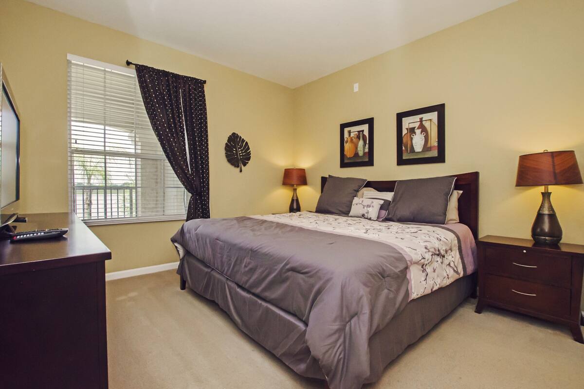 Condo, 3 Bedrooms, Lakeside