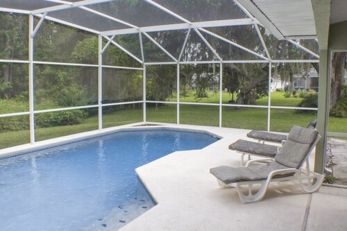 Ian's Thousand Oaks Villa 4 Bedroom IPG Florida