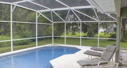 Ian's Thousand Oaks Villa 4 Bedroom IPG Florida