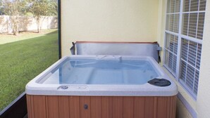 Outdoor spa tub - John's Coral Cay Townhouse 4 Bedroom IPG (Kissimmee)