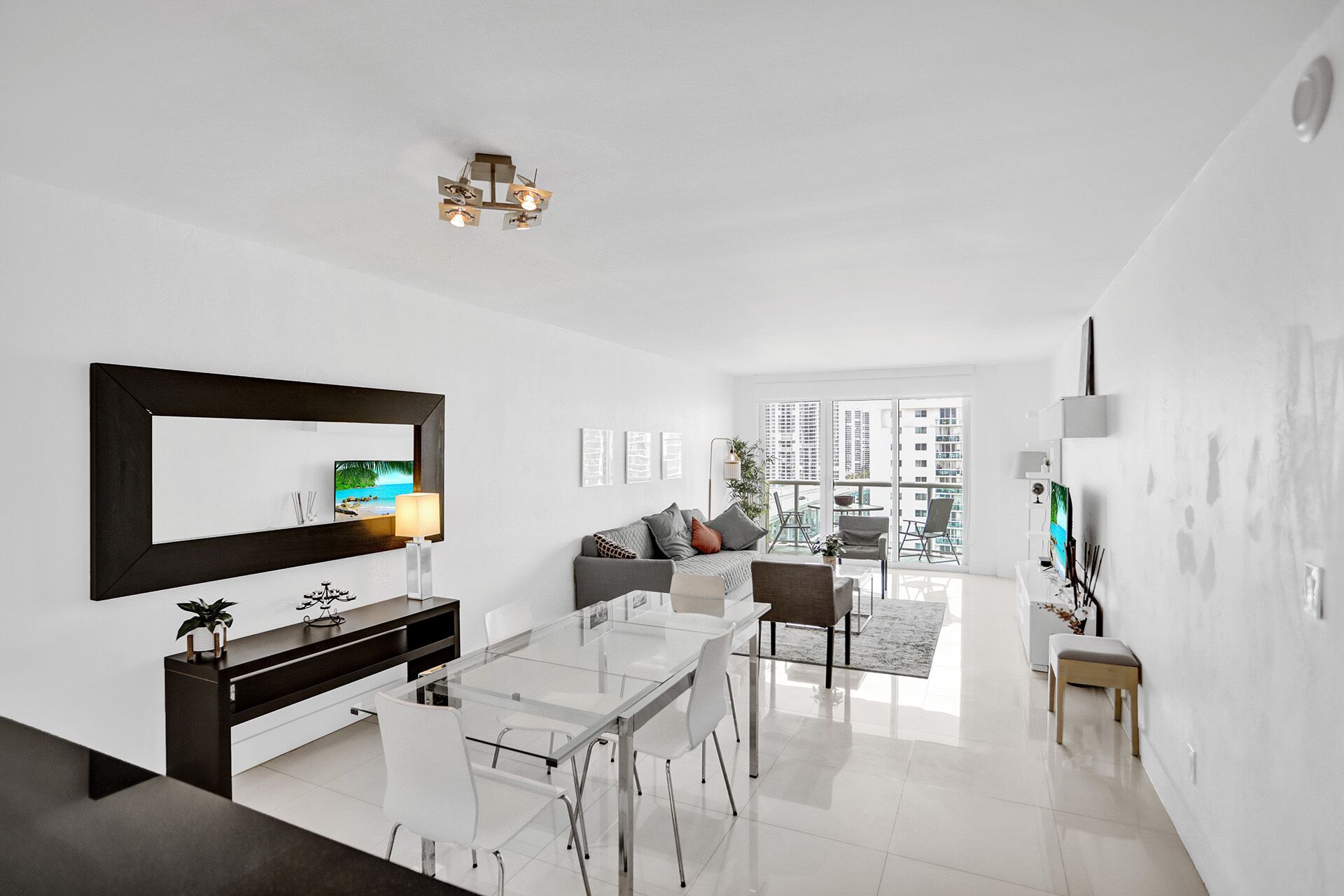 標準公寓, 2 間臥室, 運河景 | 客廳 | 平面電視