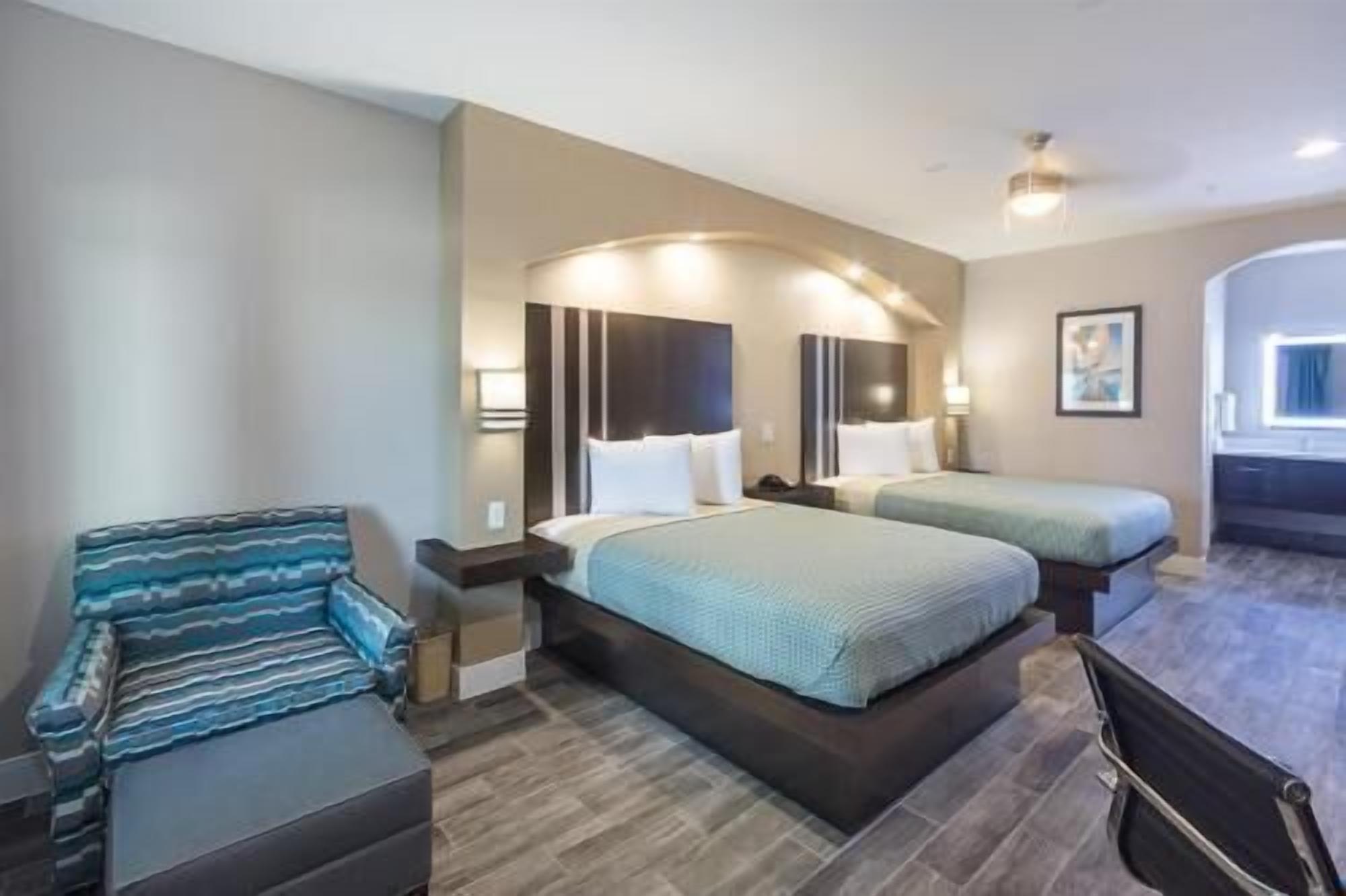 Desk, iron/ironing board, rollaway beds, free WiFi