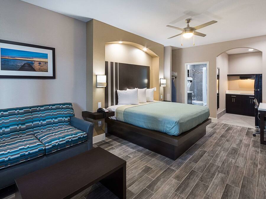 Skrivbord, strykjärn/strykbräda, extrasängar och gratis wi-fi