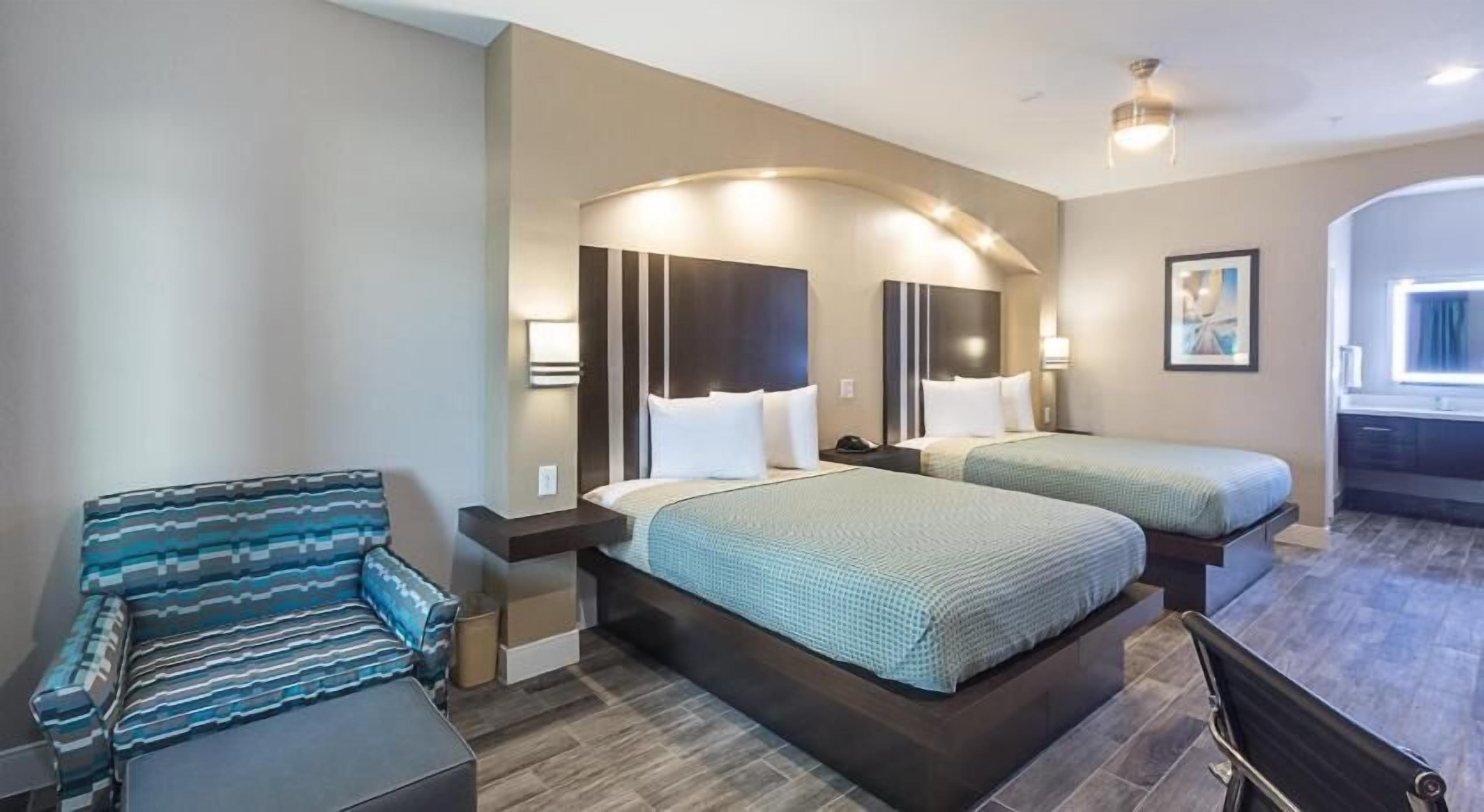 Desk, iron/ironing board, rollaway beds, free WiFi