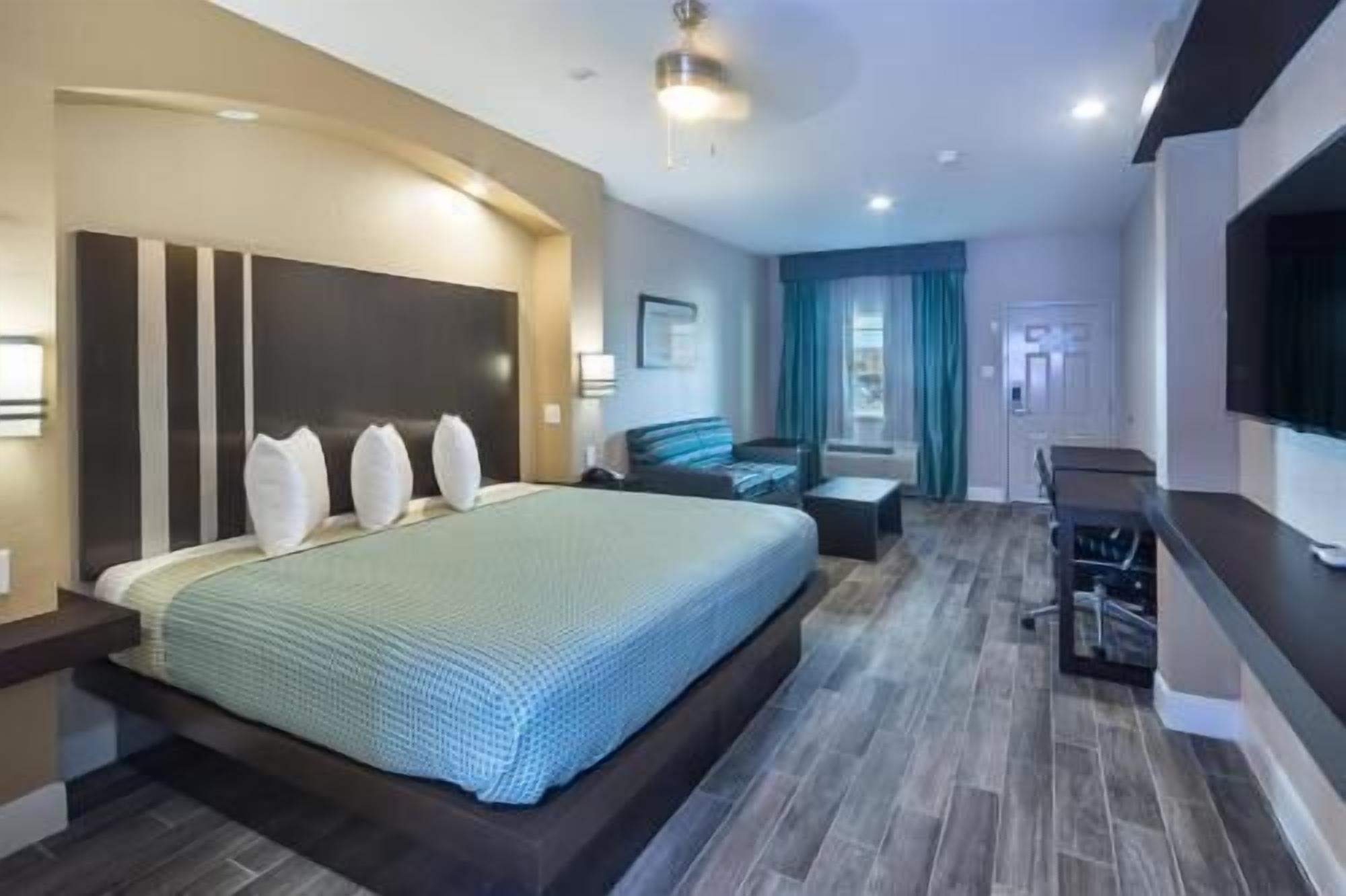 Desk, iron/ironing board, rollaway beds, free WiFi