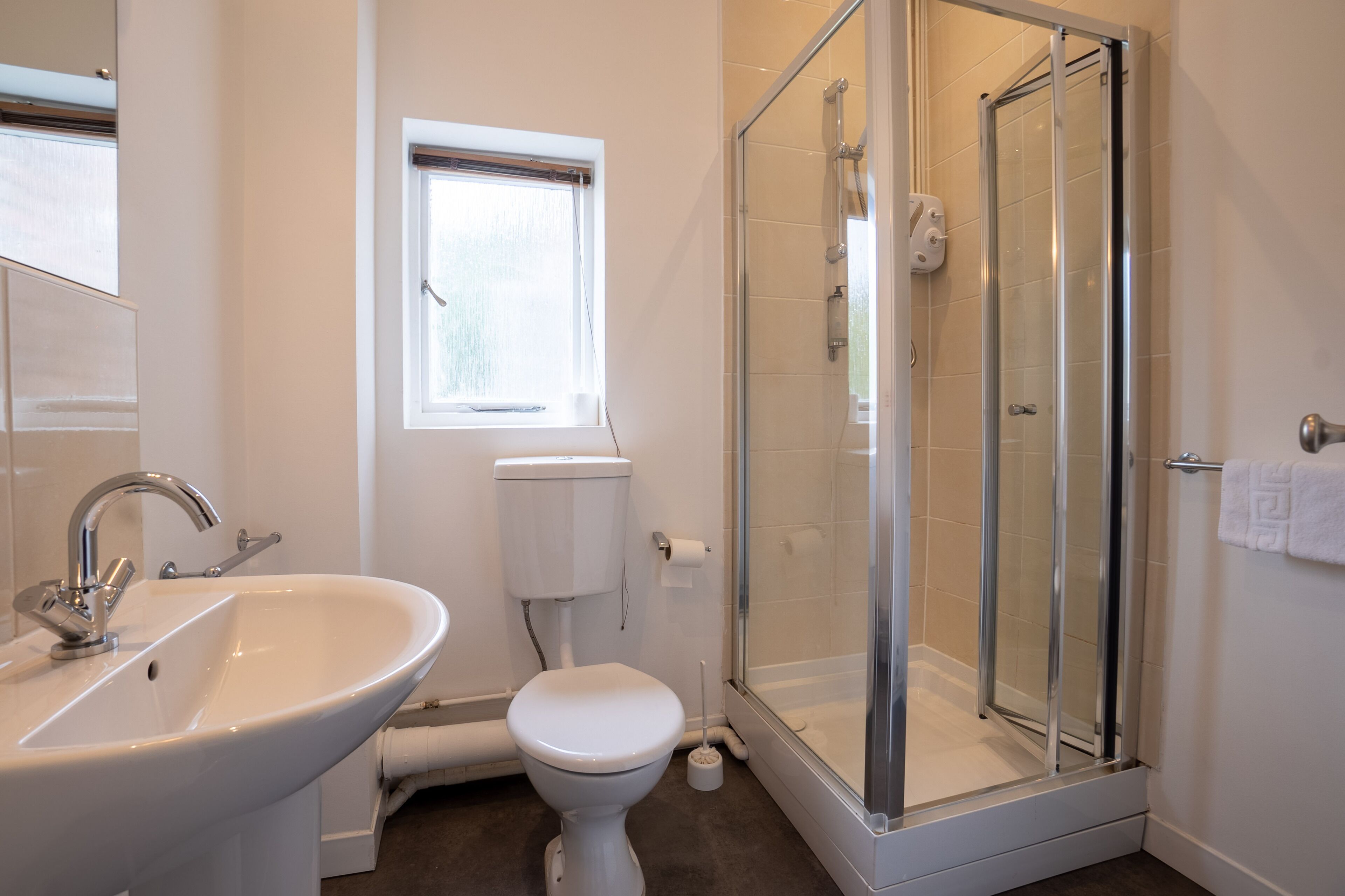 twin room, ensuite | bathroom