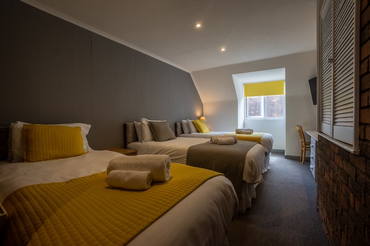 Dreibettzimmer, mit Bad (3 Single Beds) | 1 Schlafzimmer
