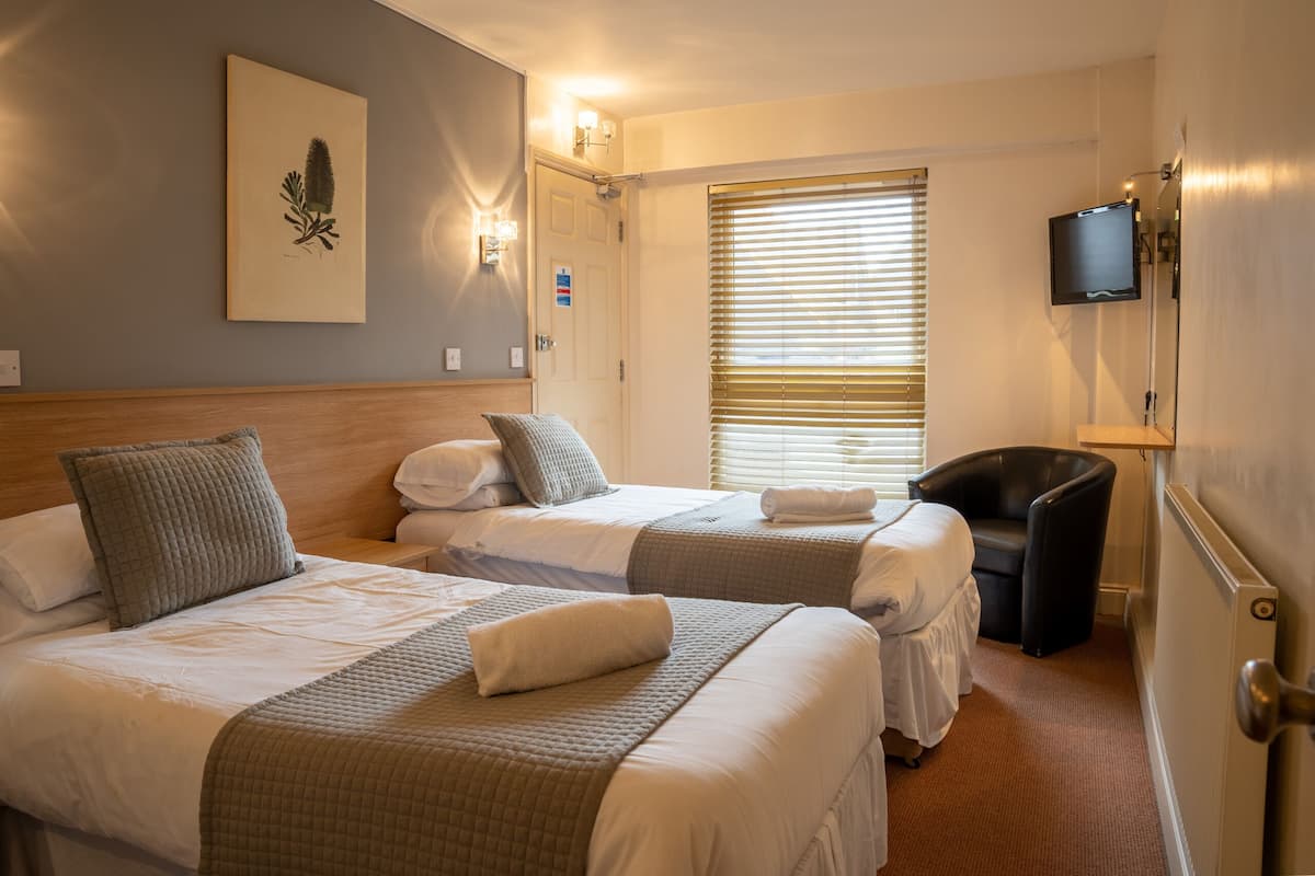Standard-Zweibettzimmer, Blick auf den Innenhof (Ground Floor Room) | 1 Schlafzimmer