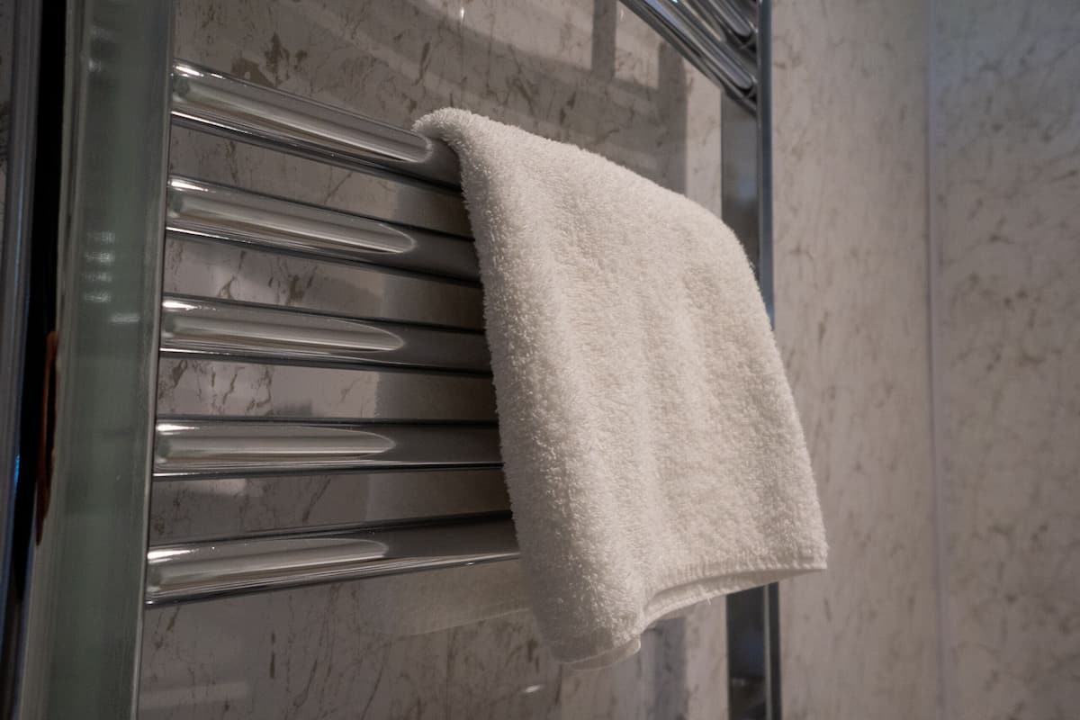 luxury suite, ensuite, river view (heron) | 1 bedroom