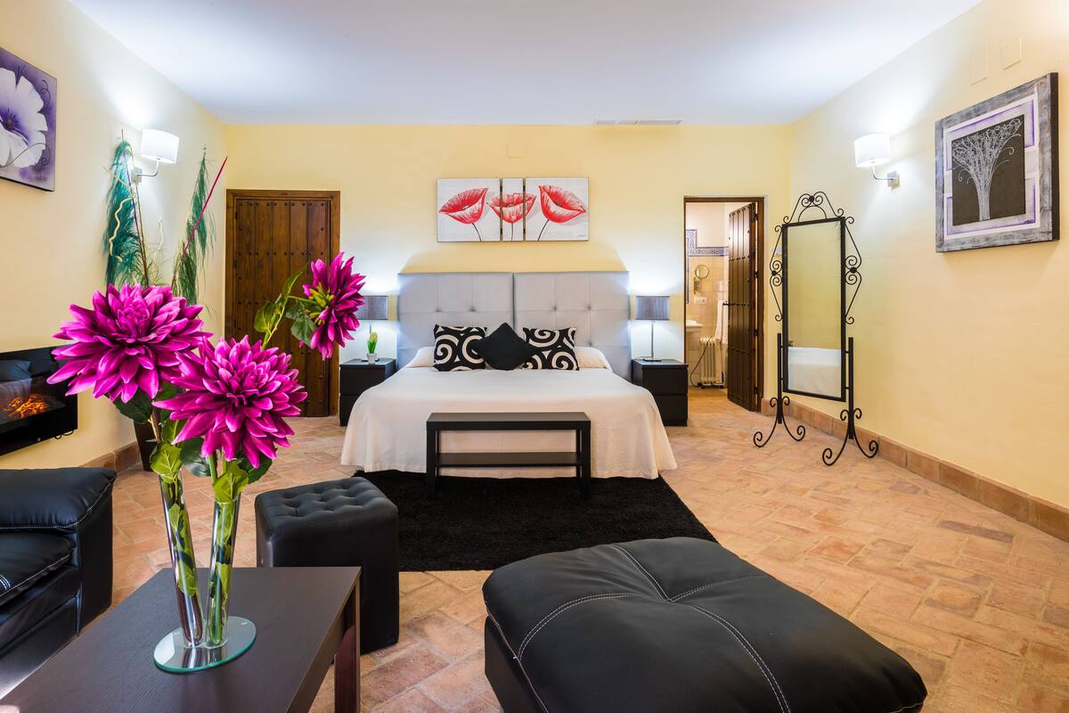 Suite | Blackout drapes, cribs (surcharge), rollaway beds (surcharge)