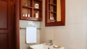 Bathroom - Amira Hotel Bandung (Bandung)