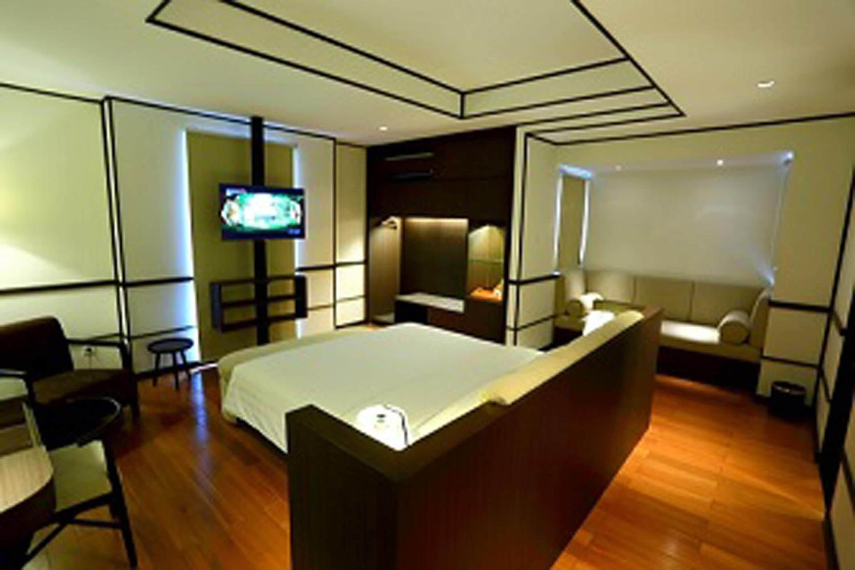 Televisi LED 32-inci dengan saluran TV kabel dan TV