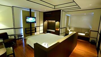 32-inch LED TV with cable channels, TV