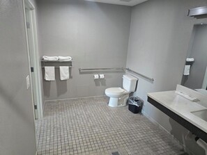 Bathroom - Americas Best Value Inn Downtown (Los Angeles)