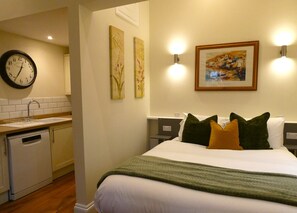 Room - The Frocester (Stonehouse)