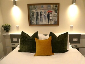 Standard Double Room, Ensuite (Ground Floor King) - The Frocester (Stonehouse)