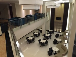 Lobby-Lounge