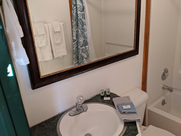 Bathroom - Mountain Home Lodge (Mountain Home)