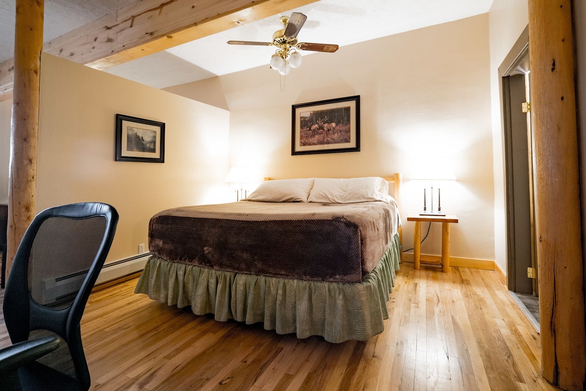 Habitación clásica | Ropa de cama de alta calidad, cunas gratuitas y camas extra