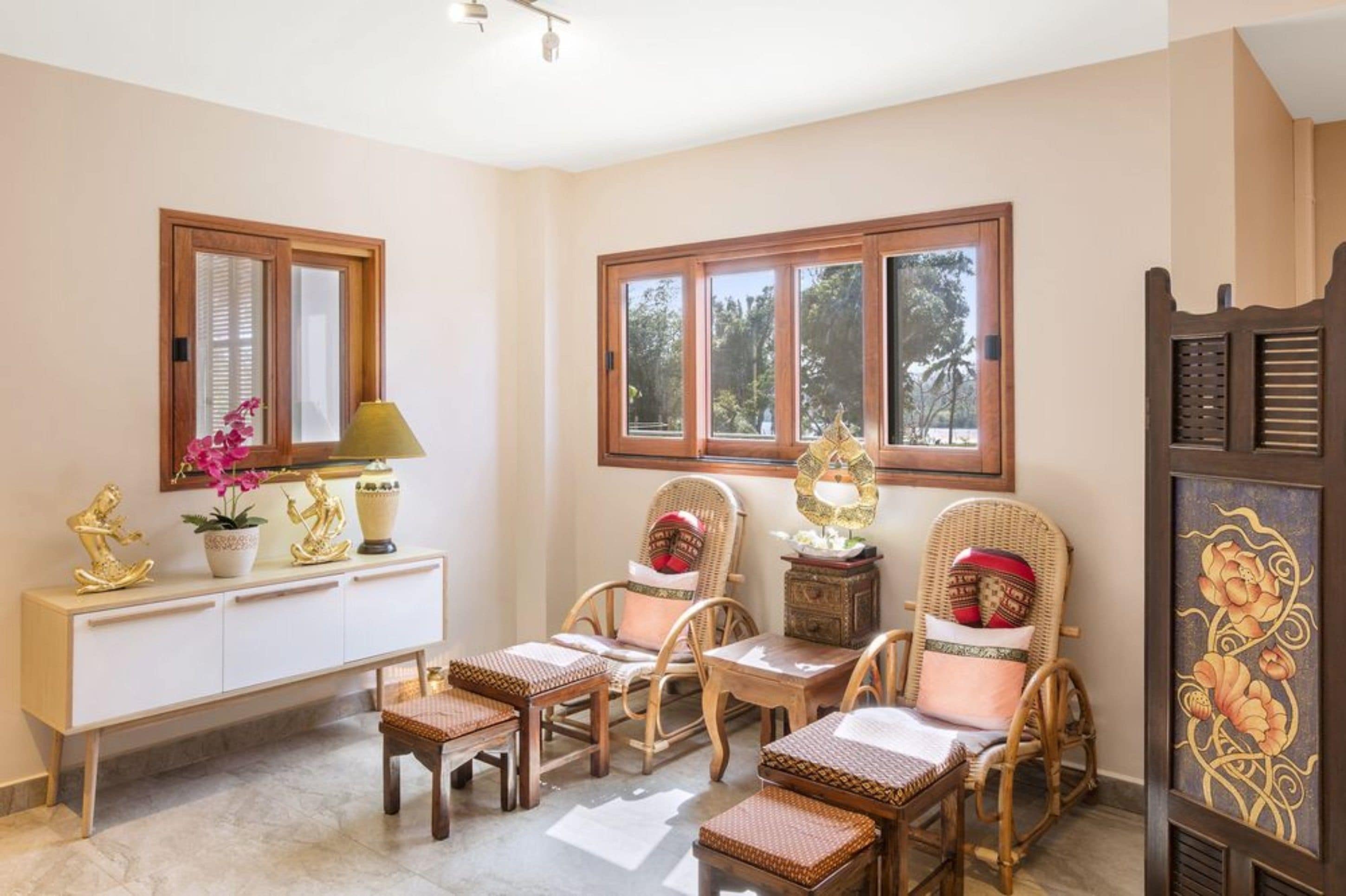 couples treatment room(s), body treatments, aromatherapy, thai massages