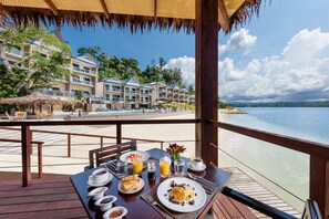 Se ofrece un desayuno bufé todos los días (por un coste adicional)