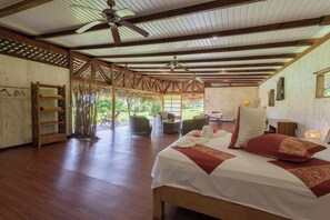 Familiebungalow | Pengeskab på værelset, gratis baby-/barnesenge, sengetøj