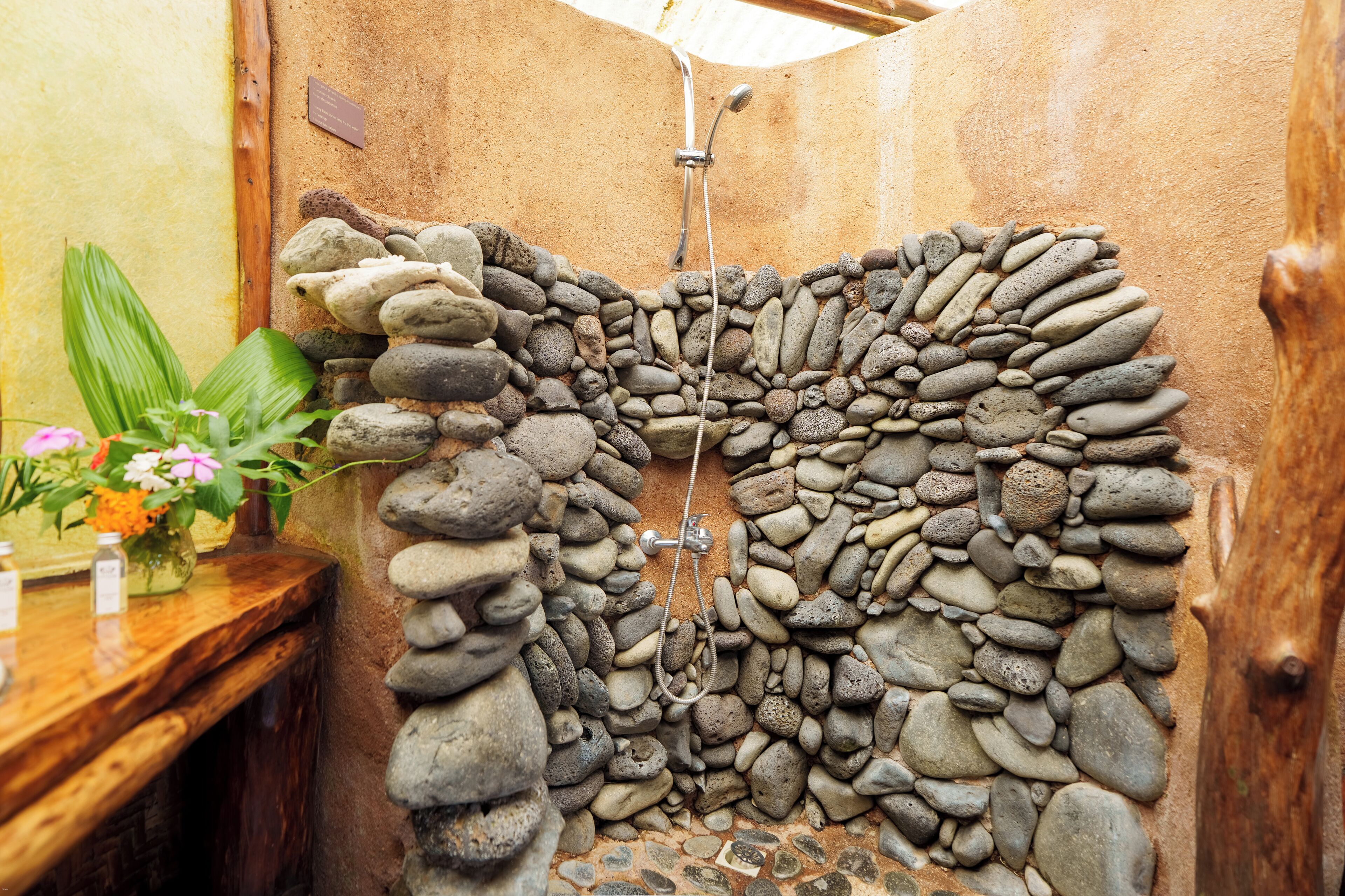 Bungalow (Maara) | Baño | Regadera, amenidades de baño gratuitas, secadora de cabello, toallas 