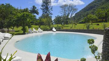 2 piscinas al aire libre