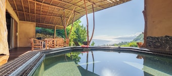 Vanira Lodge